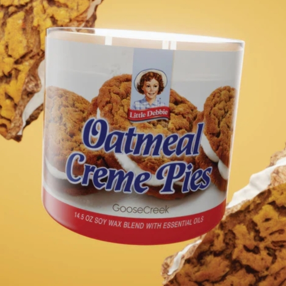 Goose Creek Little Debbie Oatmeal Creme Pies Candle - Picture 1 of 5